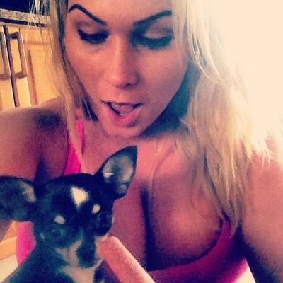 Pedido 6. Garota dinamarquesa sexy com peitos grandes