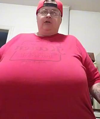 Eine fette Fotze mit riesigen Titten fing ich an zu packen