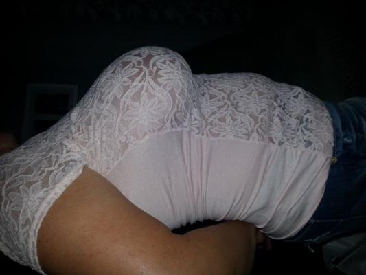 Tolle Ansichten sowie Foot und Handjob