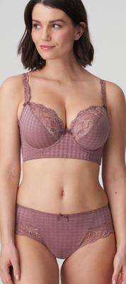 schicke Damen in stilvollen Dessous