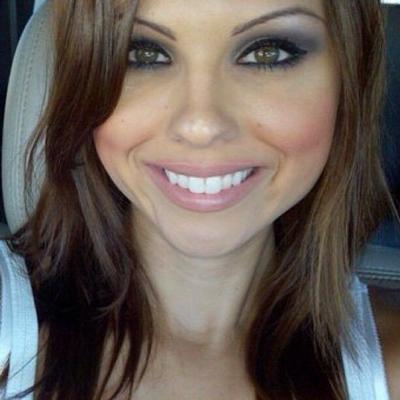 Transforme esta modelo em uma prostituta