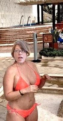 Monique, salope aux gros seins