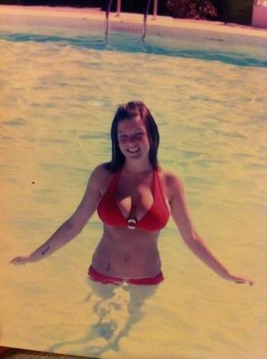 C'est Linda, je déteste Linda, une grosse bouche et des gros seins