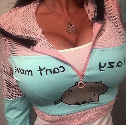 Nikki Z, salope aux seins énormes du New Jersey