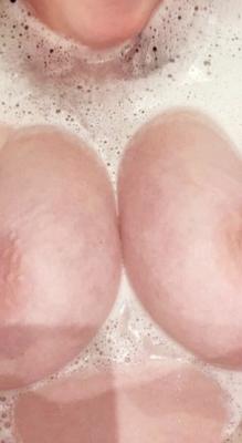 Grandes tetas grandes pezones