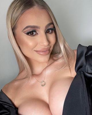 La salope bimbo roumaine Malina Paula