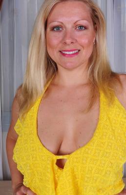MILF Zoey Tyler