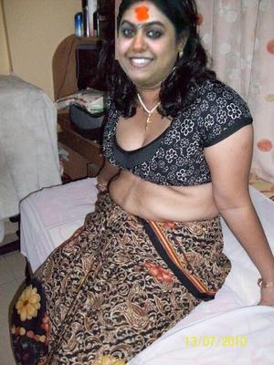 INDIAN AUNTY