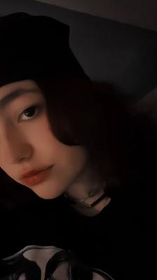 Comente sobre a vadia adolescente britânica emma