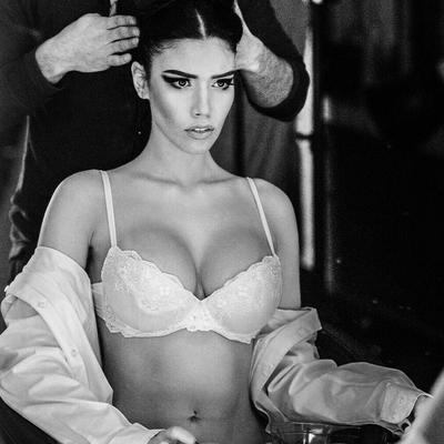 Nohar Batit (???? ????) - Busty Israeli Soldier