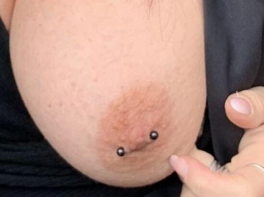Brustwarzenpiercings