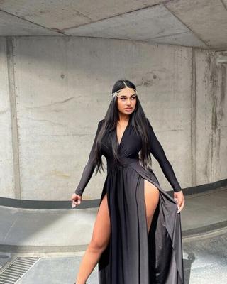 優れたアラブドイツ人の女神ナディヤ