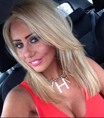Otra completa zorra de Escocia, quiere ser Barbie
