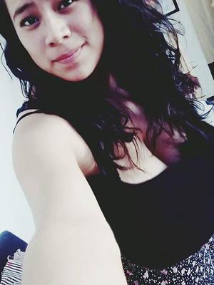 Estudante Latina Gigante