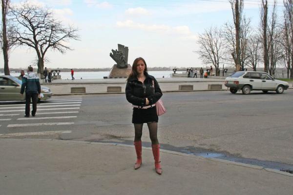 Anya – Auf den Straßen – Bilder