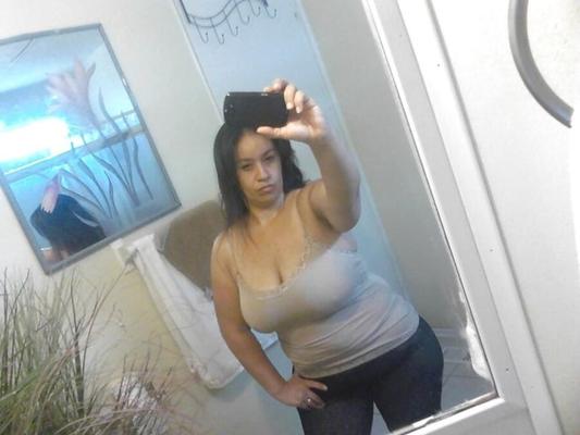 巨乳のメキシコ人女性が写真を交換