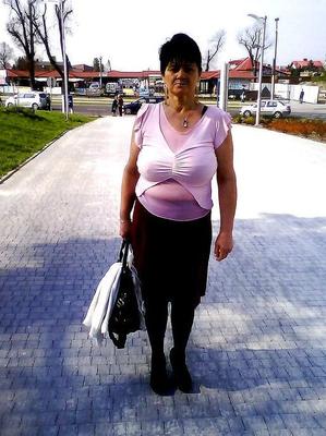HEAVING BOSOMS - Senhoras mais velhas e maduras com seios grandes e arfantes