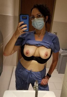 Enfermeira selfies nuas, melhor ajuda para a saúde