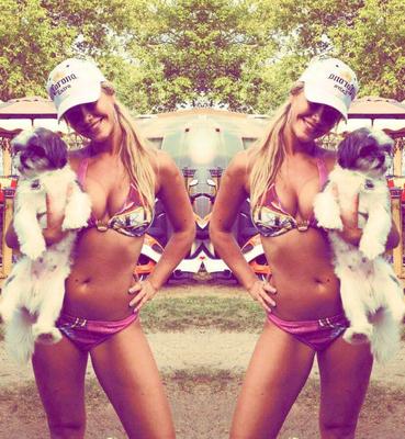 Sarah Kantorova Stripper The Puppies Bikini Show