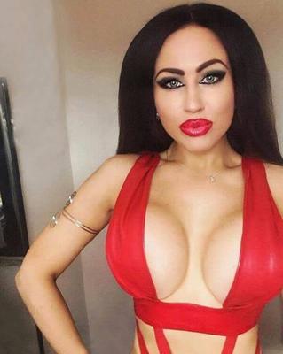 Kataxenna Kova big tit fetish model in latex
