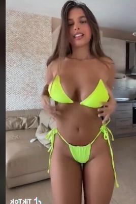TikTok Sexiest – vielleicht – Eva Savagiou. 
