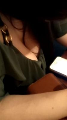 Bitch with masive tits on display