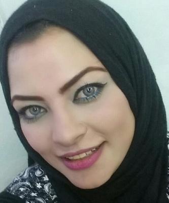 Nora schöne und vollbusige arabische Frau