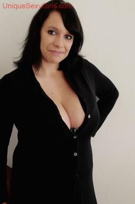 Die dralle Brünette Luciana