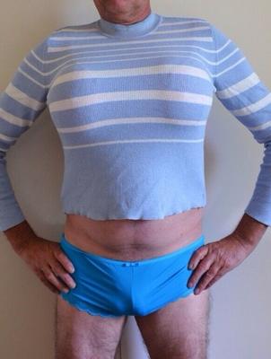 Top azul e branco