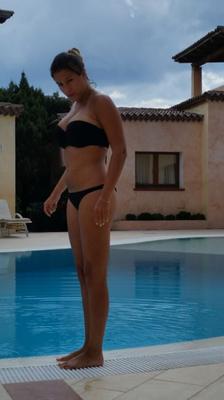 Morena com peitos grandes