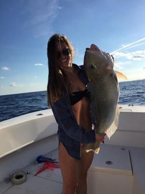 Girls Who Look Great and Like Fishing!