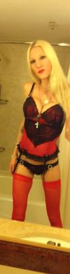 Hottie blondie