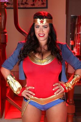 LeanneCrow-