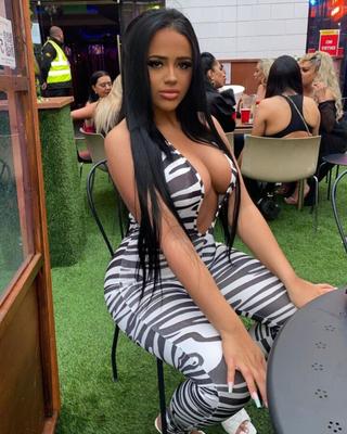 Allanya - Muñeca sexual inflable de plástico Fuckpig chav -DEGRADE THE PIG