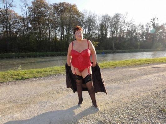 Sperme, amusez-vous avec une grand-mère