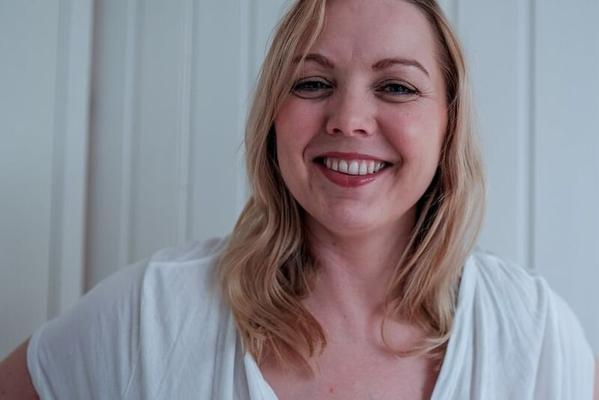 Britisches MILF-Melonenmädchen