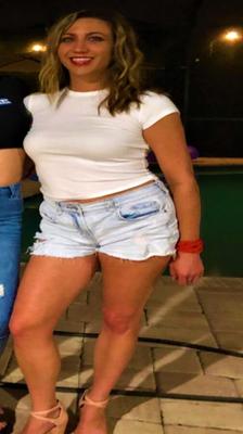 MILF Natural  DD Big Tits - What would u do to her? Comment :)
