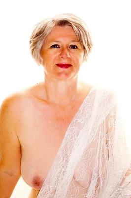 Que GILF