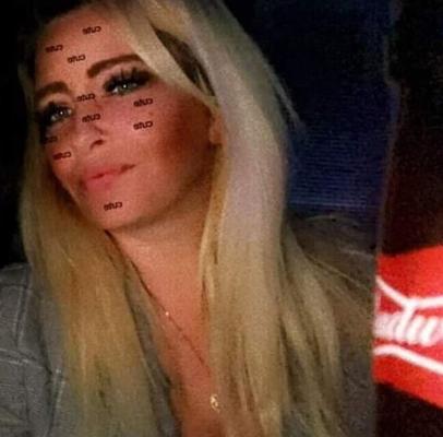 Puta milf imunda sem absolutamente nada fora dos limites "G".