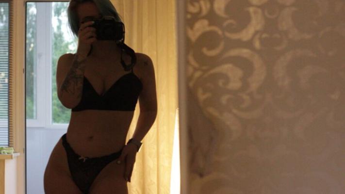 Cute Teen Joga Sua Bunda e Buceta