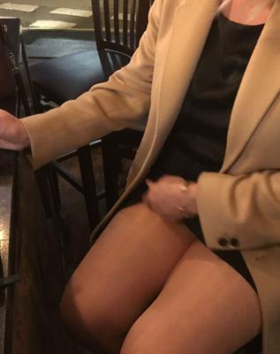 en collants brillants, je drague des mecs au bar