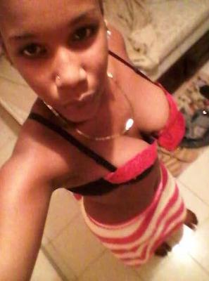ESTEFÂNIA DOMINICANA TETONA