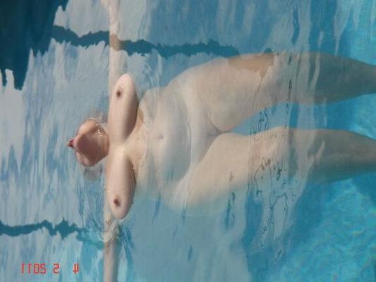 Alte Fotze Oma Dot Pool