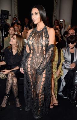 Kim Kardashian Heißes, sexy Dekolleté und Kurven