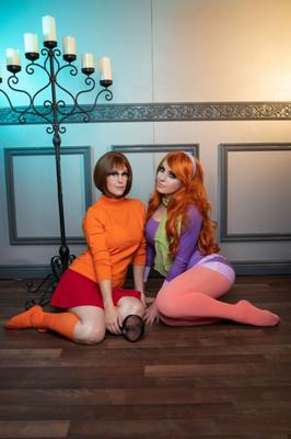 Jessica Nigri et Meg Turney Velma et Dapné