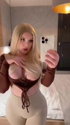 #alexislustfree