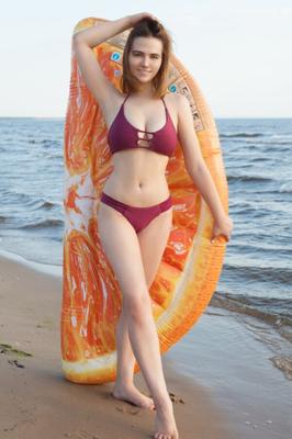 dream Babe Elfie posing at the beach