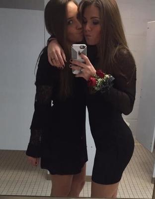 Adolescentes sendo vagabundas