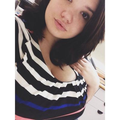Adolescente BBW com peitos GIGANTES!