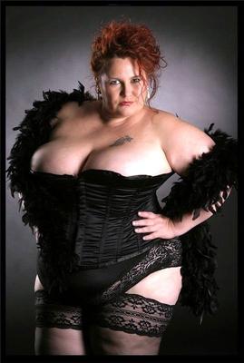 Wunderschöne BBW-Oma